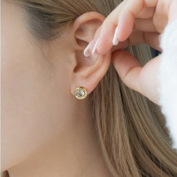 COACH • Open Circle Post Earrings • Sliver - Picture 6 of 7